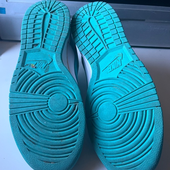 Nike Dunks ‘Clear Jade’ - Picture 7 of 7